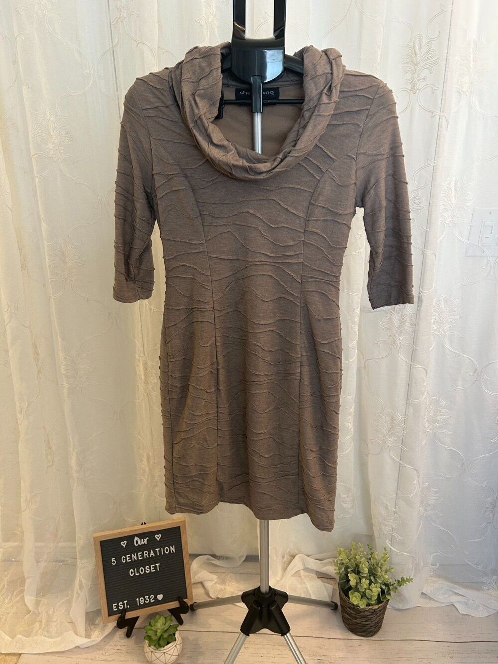Sheragano Size 6 Taupe Cowl Neck Ribbed 3/4 Sleeve Midi Dress.  Art to Wear Edgy